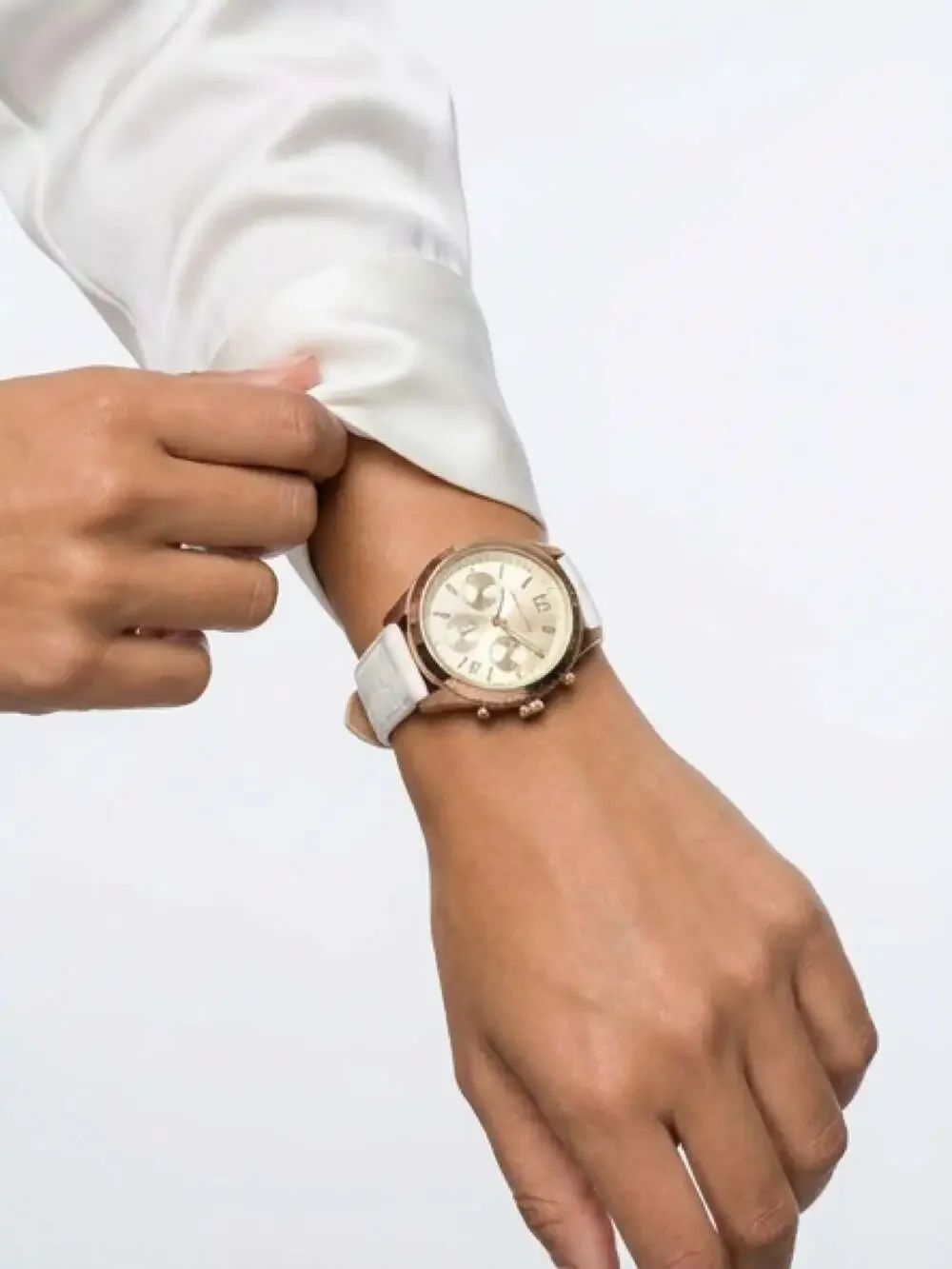 Michael Kors MK5406 Runway Chronograph Gold-Tone - Picture 2 of 5